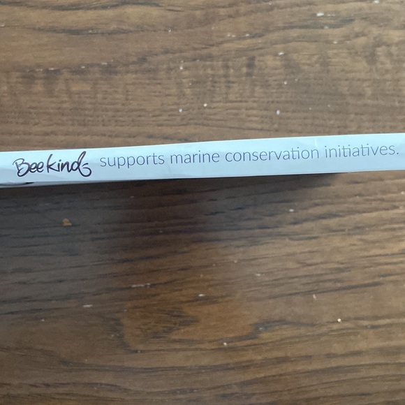 Bee Kind Beeswax Food Wrap - Picture 6 of 6